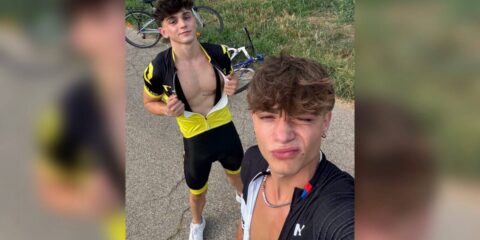 Samuele Cunto (sexysamu) fucks Edoardo Fresia (mynameisedo) in a field during a bike ride