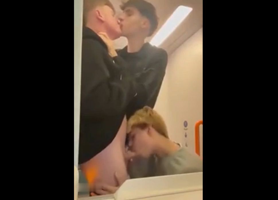 Three twinks suck eachother on the train